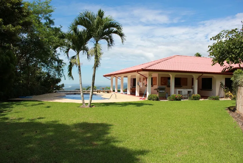 Belle villa à Bonamoussadi — Léa immobilier au Cameroun