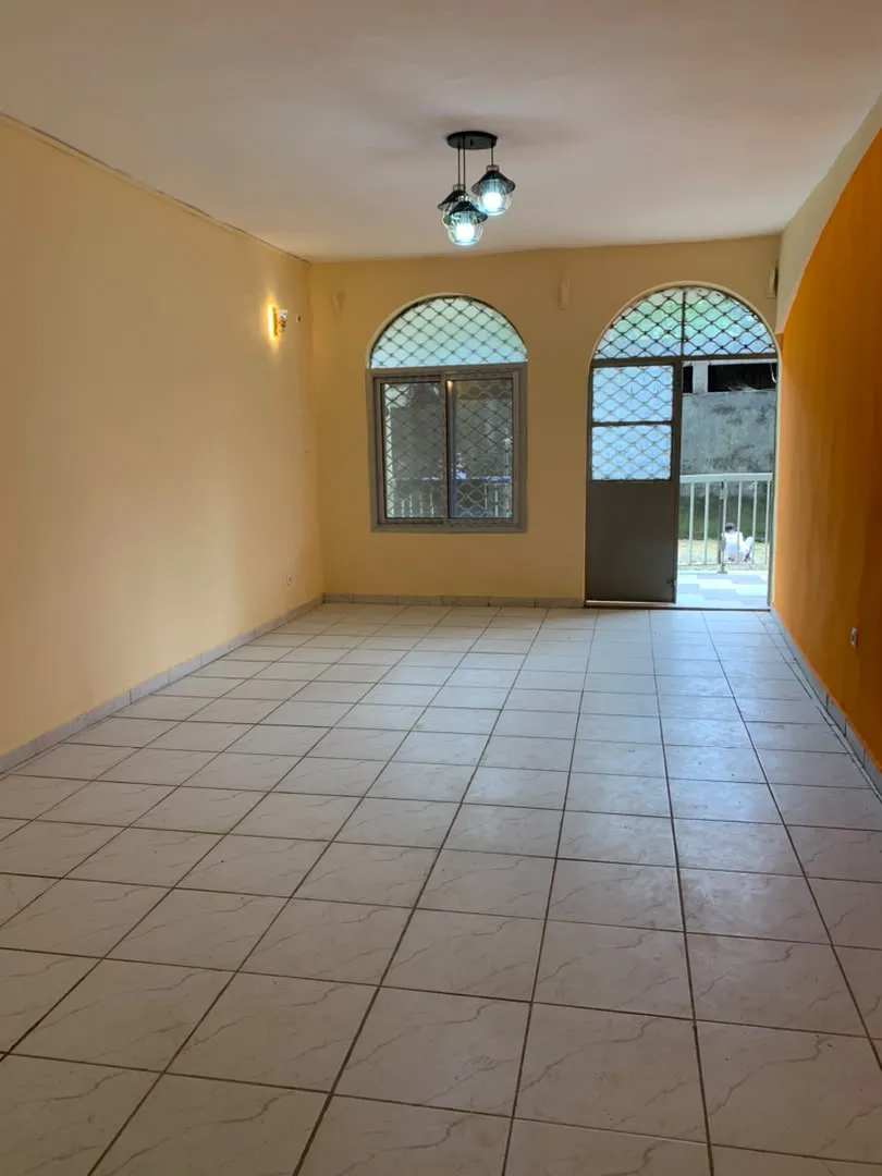 Appartement moderne Bon Standing Logpom Maison Jumelle — Léa immobilier au Cameroun