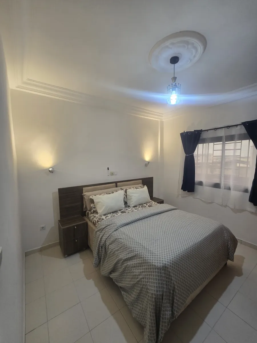 Magnifique studio meublé a louer a bonamoussadi en route — Léa immobilier au Cameroun