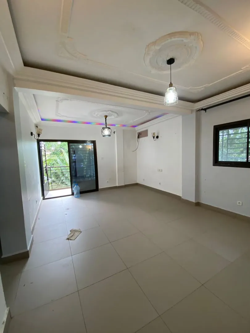 APPARTEMENT SITUÉ À LOGBESSOU — Léa immobilier au Cameroun