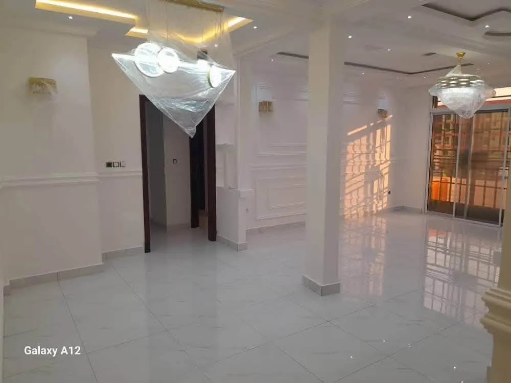 Spacieux Appartement de 3 Chambres Douala Bonapriso Youpwé Marina — Léa immobilier au Cameroun